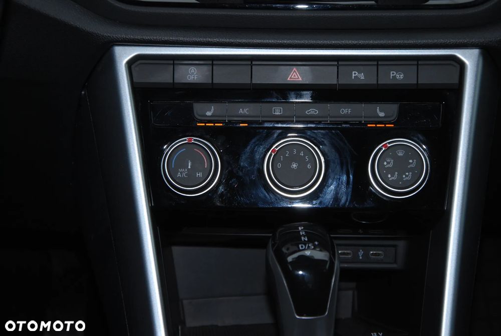 Volkswagen T-Roc 1.5 TSI Life DSG - 32