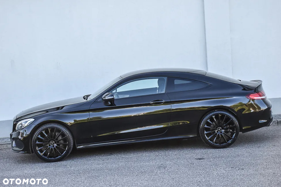 Mercedes-Benz Klasa C 300 Coupe 9G-TRONIC Night Edition - 16