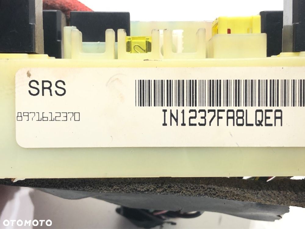 SKRZYNKA BEZPIECZNIKÓW  ISUZU RODEO samochód terenowy zamknięty 1997 - 2004 3.2 V6 151 kW [205 - 3