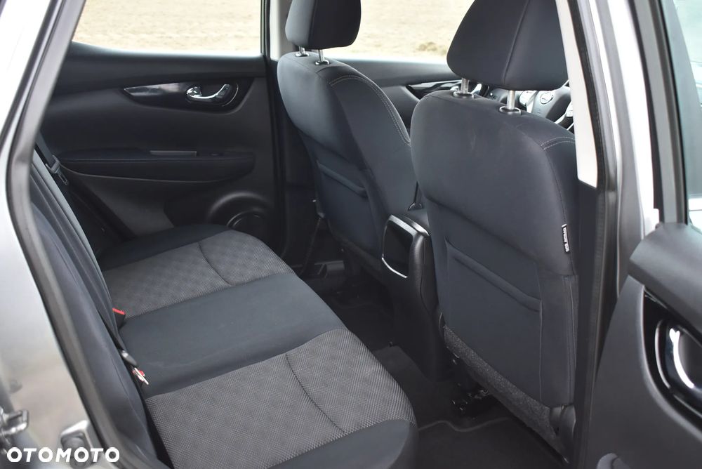 Nissan Qashqai 1.2 DIG-T N-Vision - 28