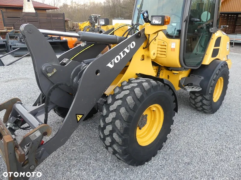 Volvo L25F / Z Niemiec / WAGA / Super Stan / - 24