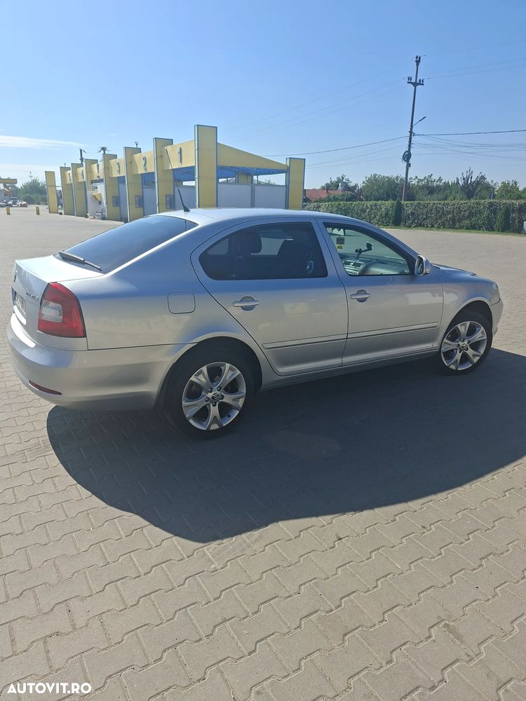 Skoda Octavia 1.6 TDI ELEGANCE - 1