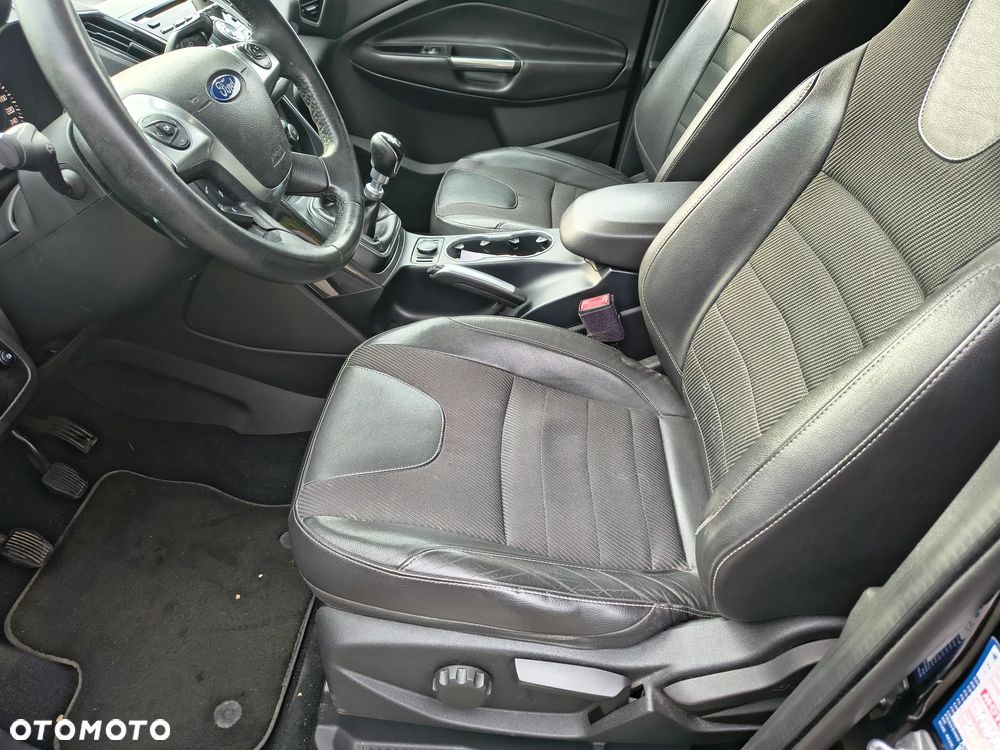Ford Kuga 2.0 TDCi 4x4 Titanium - 8