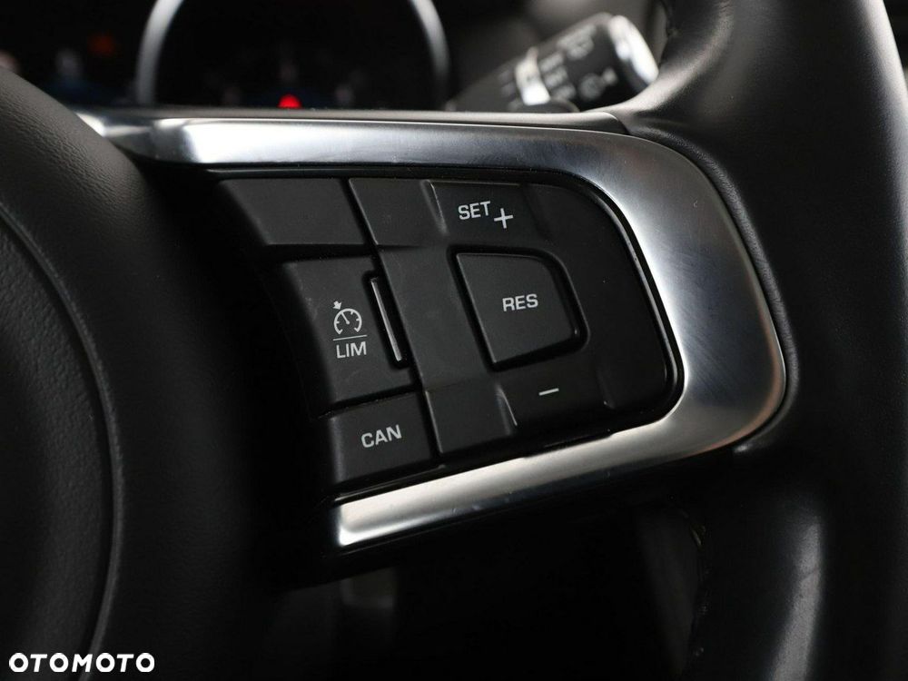 Jaguar F-Pace 2.0 i4D AWD R-Sport - 30