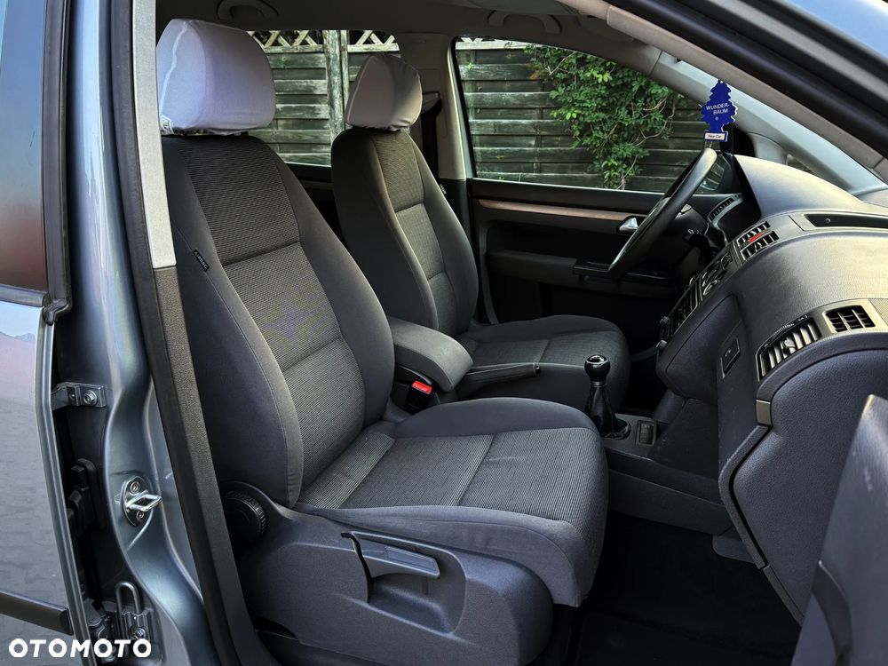 Volkswagen Touran 1.9 TDI Conceptline - 6