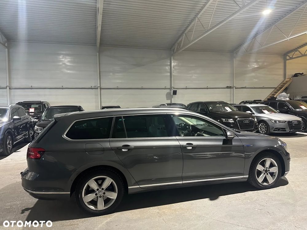 Volkswagen Passat - 10