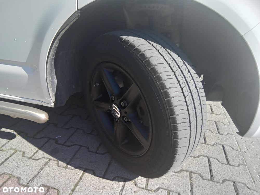Volkswagen Caravelle - 14