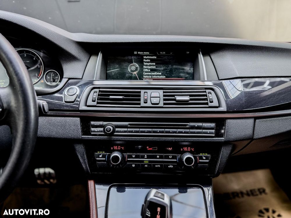 BMW Seria 5 520d Aut. Luxury Line - 16
