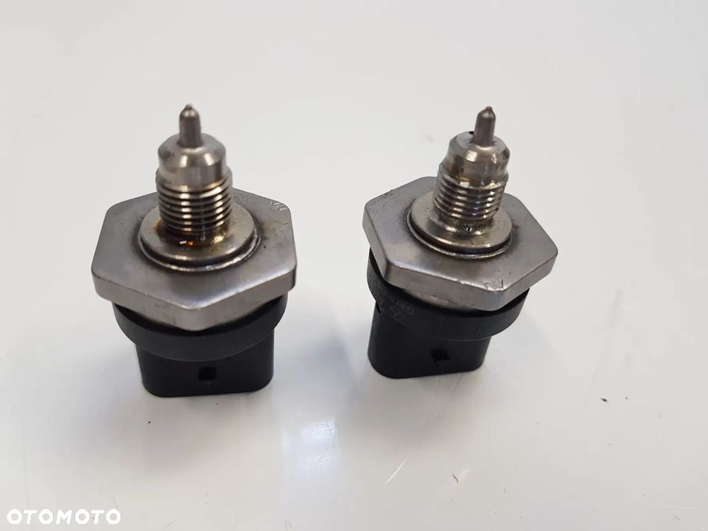 Czujnik ciśnienia paliwa Mercedes 4.0 V8 BiTurbo C63 AMG M177980 W176 W172 W204 W246 W177 W190 X290 W205 S205 W222 W213 - 3