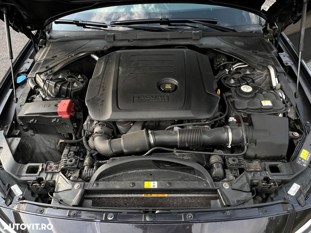 Jaguar XF 20d AWD Portfolio - 20