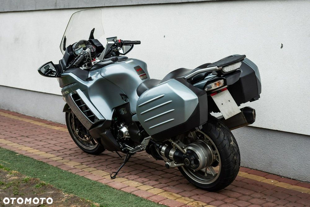 Kawasaki GTR - 5