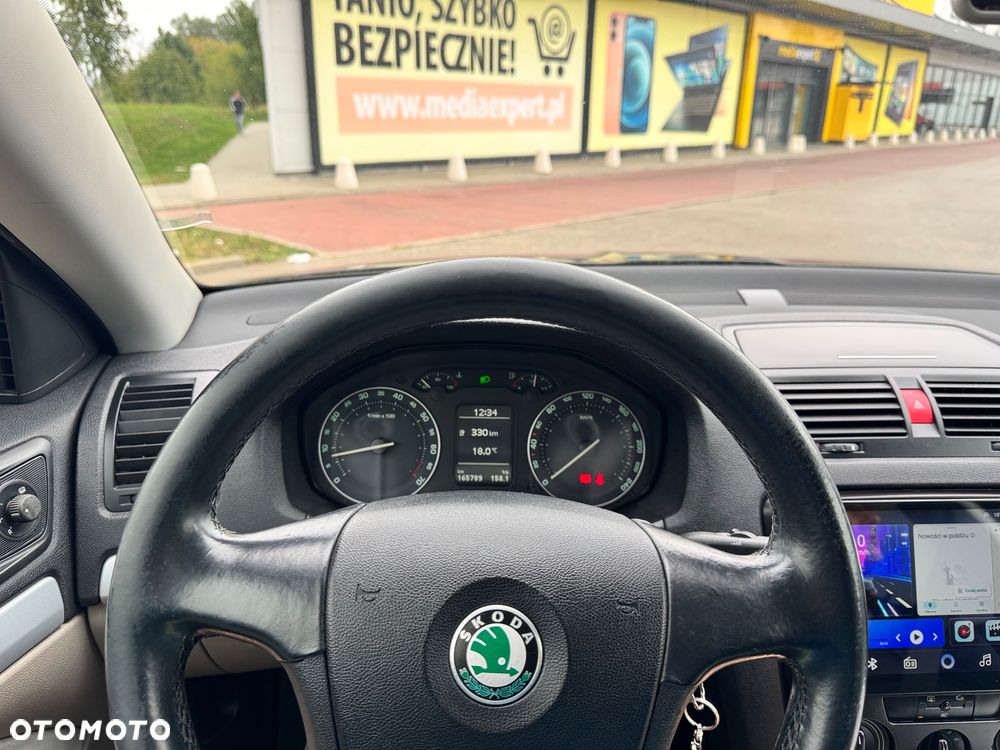 Skoda Octavia 1.6 FSI Elegance - 19