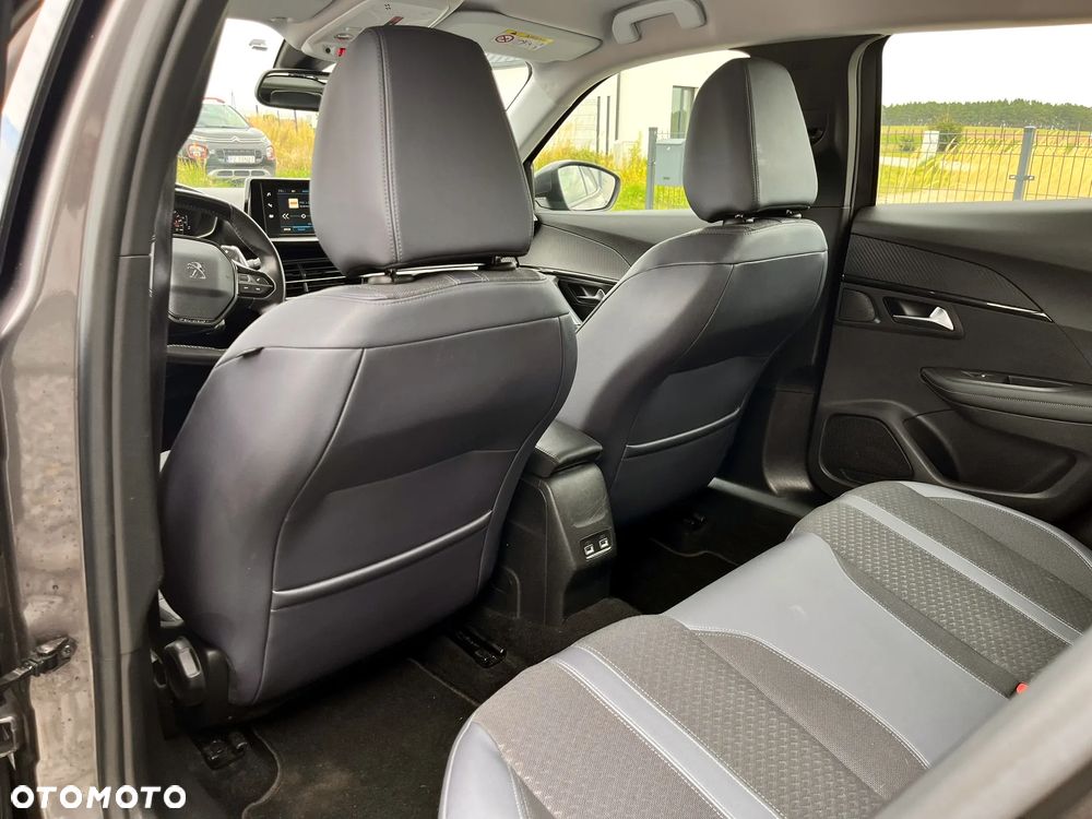 Peugeot 2008 1.2 PureTech Allure S&S EAT8 - 24