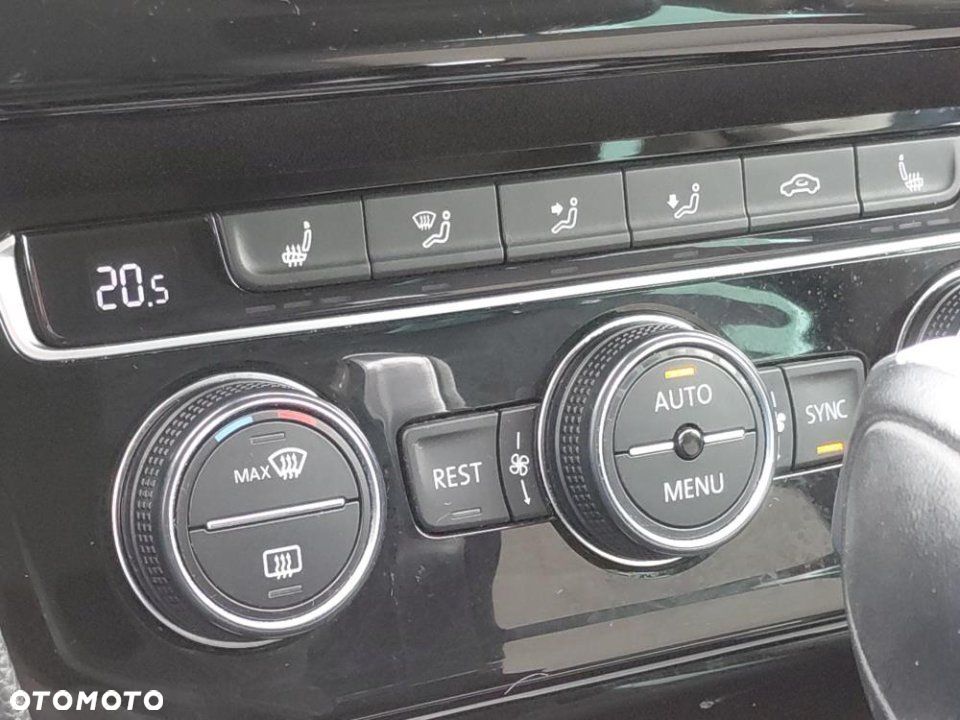 Volkswagen Passat - 29
