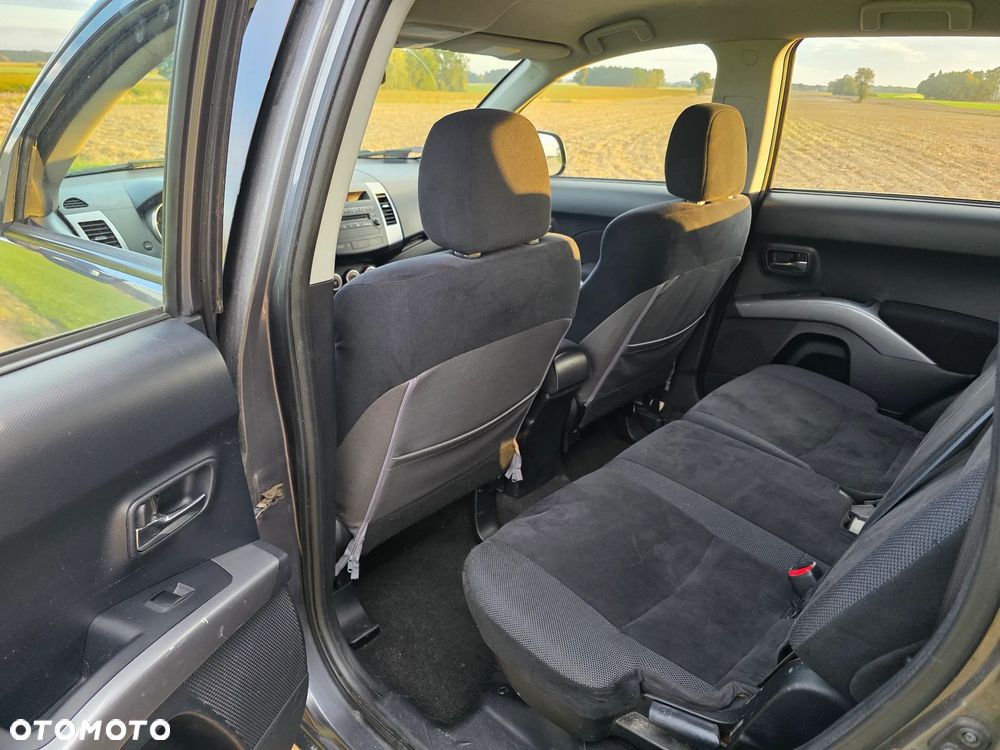 Mitsubishi Outlander - 15