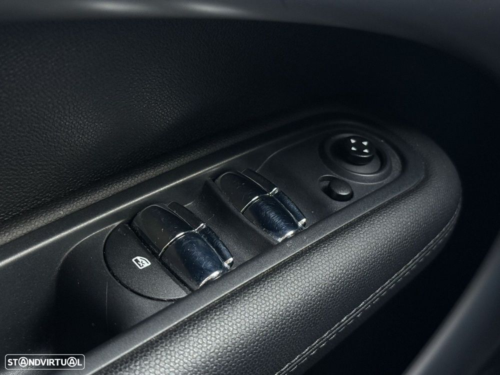 MINI Countryman One D - 11
