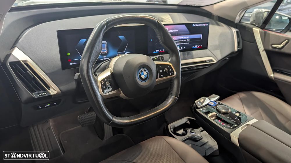 BMW iX xDrive 40 - 13