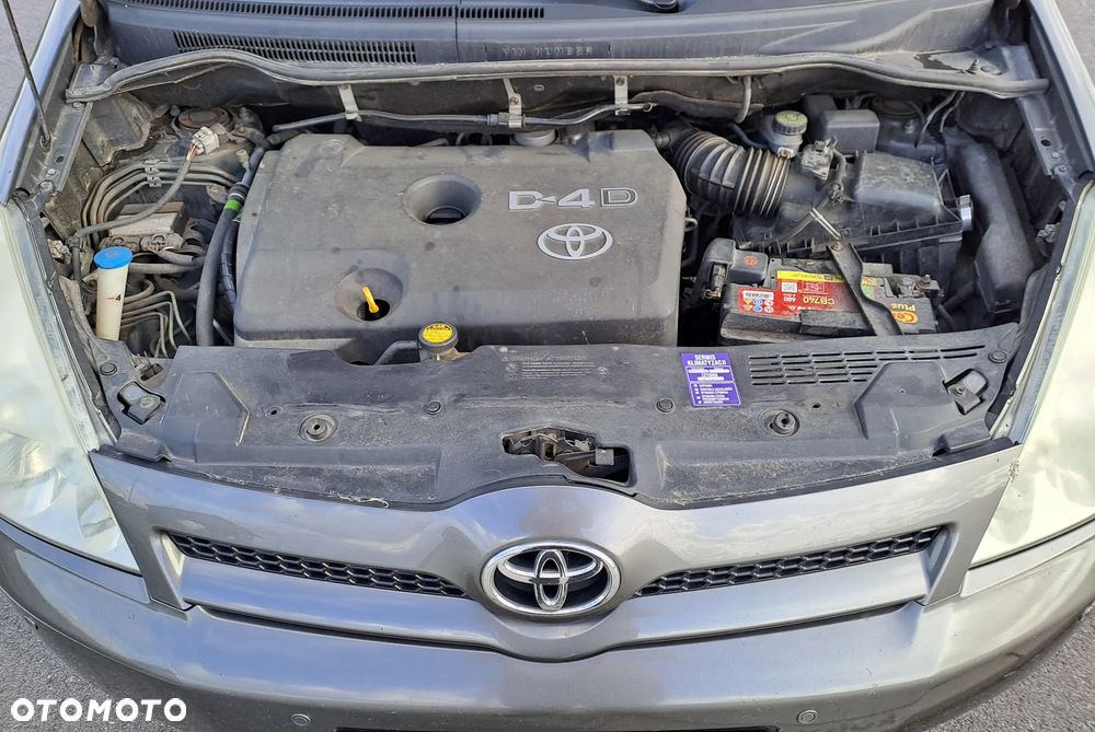 Toyota Corolla Verso 2.2 D-4D Sol + 7os - 17