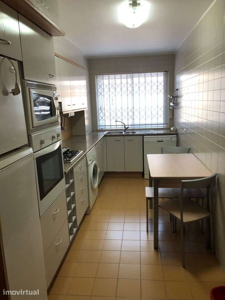Arrendamento T1 junto ao metro Quinta das Conchas / Lisboa - Grande imagem: 3/7