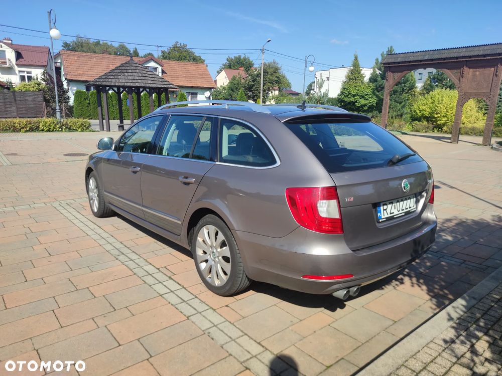 Skoda Superb 2.0 TDI Elegance - 4