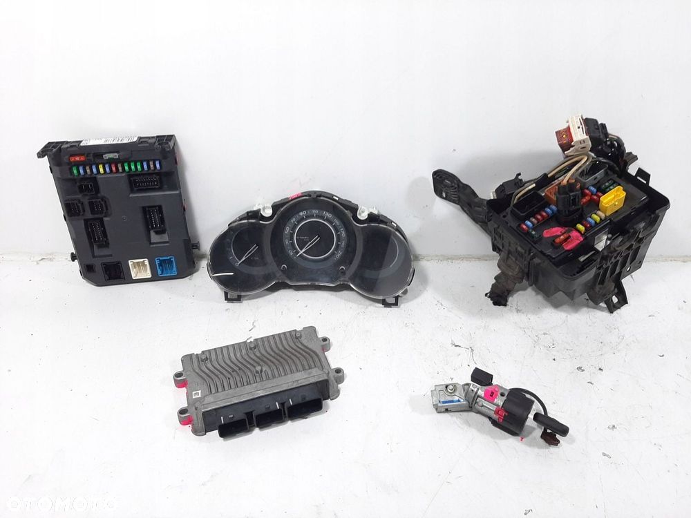 CITROEN C3 II 1.4 8V 10R STEROWNIK SILNIKA ZESTAW CMDE 9676782980 - 1