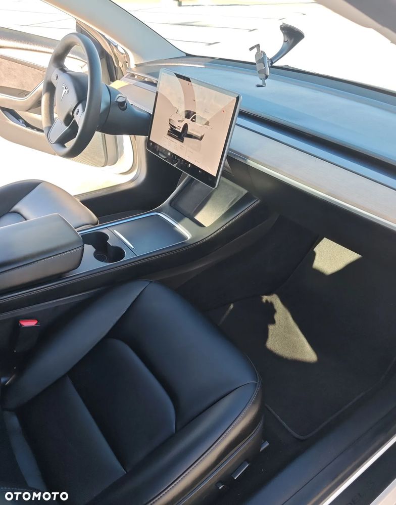 Tesla Model 3 - 17