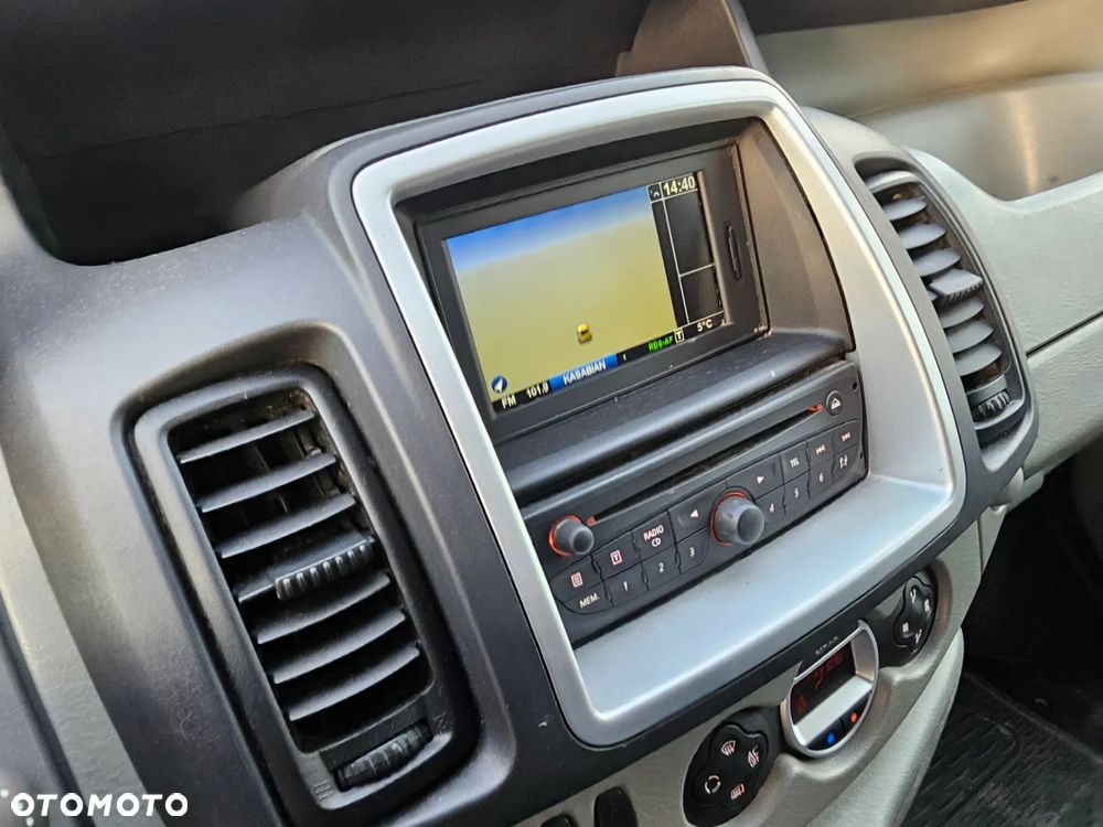 Renault Trafic 2.0 dCi 115 Passenger Combi L2H1 Quickshift - 8