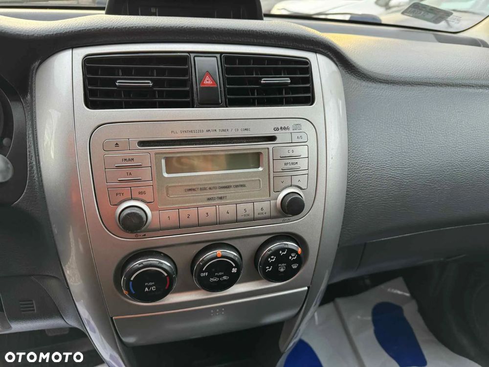 Suzuki Liana 1.6 Comfort - 11