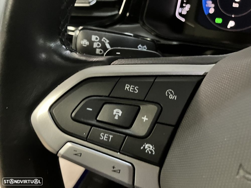 VW T-Roc 1.5 TSI R-Line DSG - 28