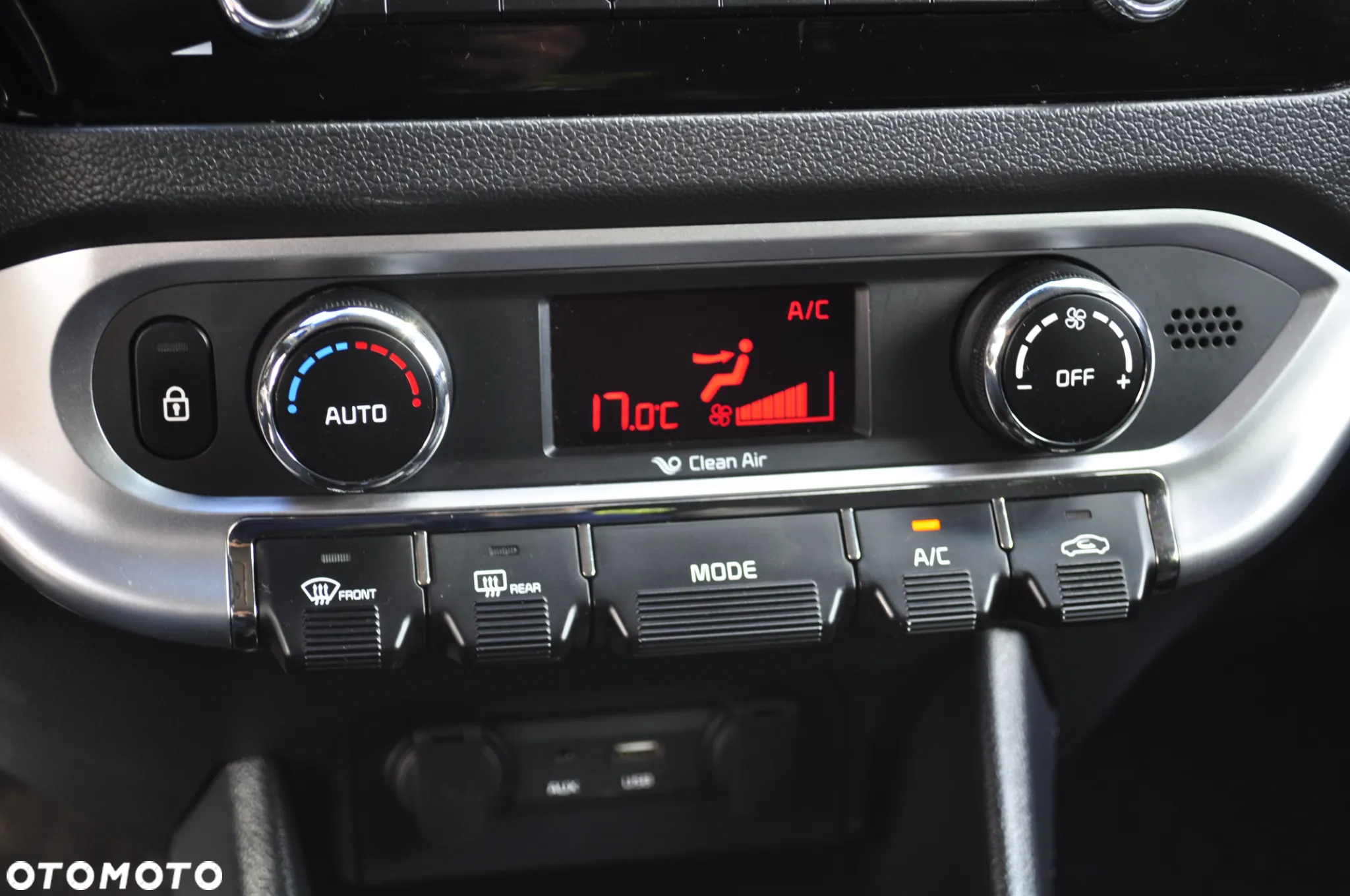 Kia Rio - 14