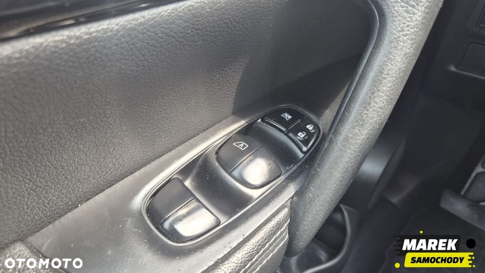Nissan Qashqai - 25