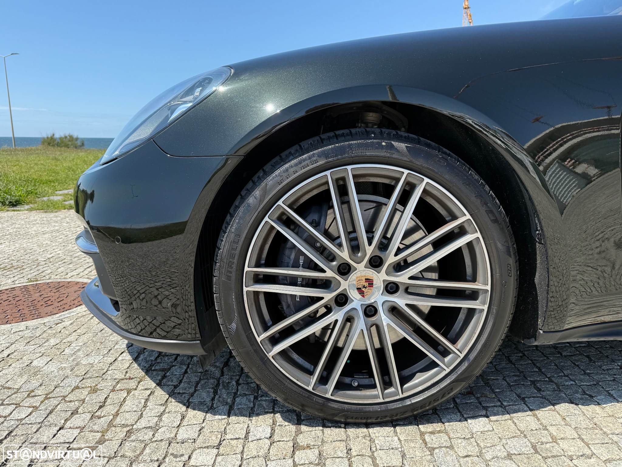 Porsche Panamera 4 E-Hybrid - 17