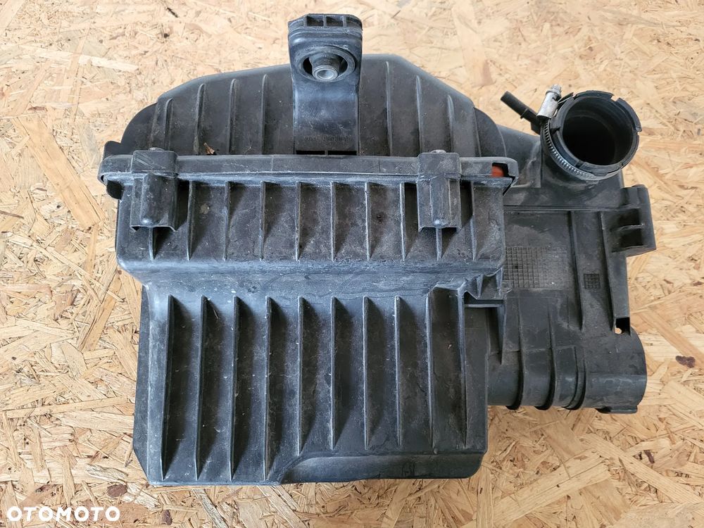 Obudowa filtra powietrza Peugeot 2008 1.2 B - 3