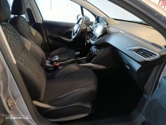 Peugeot 2008 1.2 PureTech Style - 36