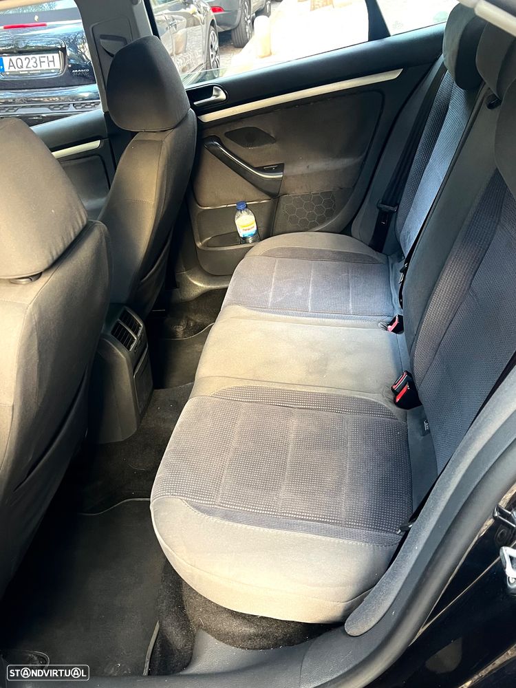VW Jetta - 8