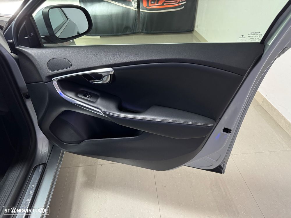 Volvo V40 1.5 T3 Sport Edition Plus Geartronic - 47
