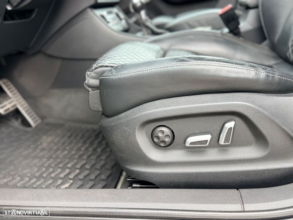 Audi Q3 2.0 TDI quattro S-line S tronic - 4