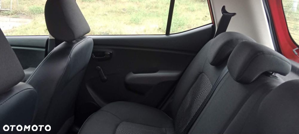 Hyundai i10 1.1 Base - 23