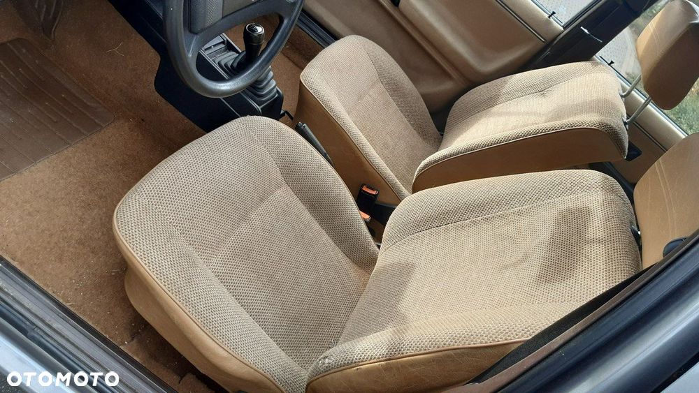 Volkswagen Passat - 14