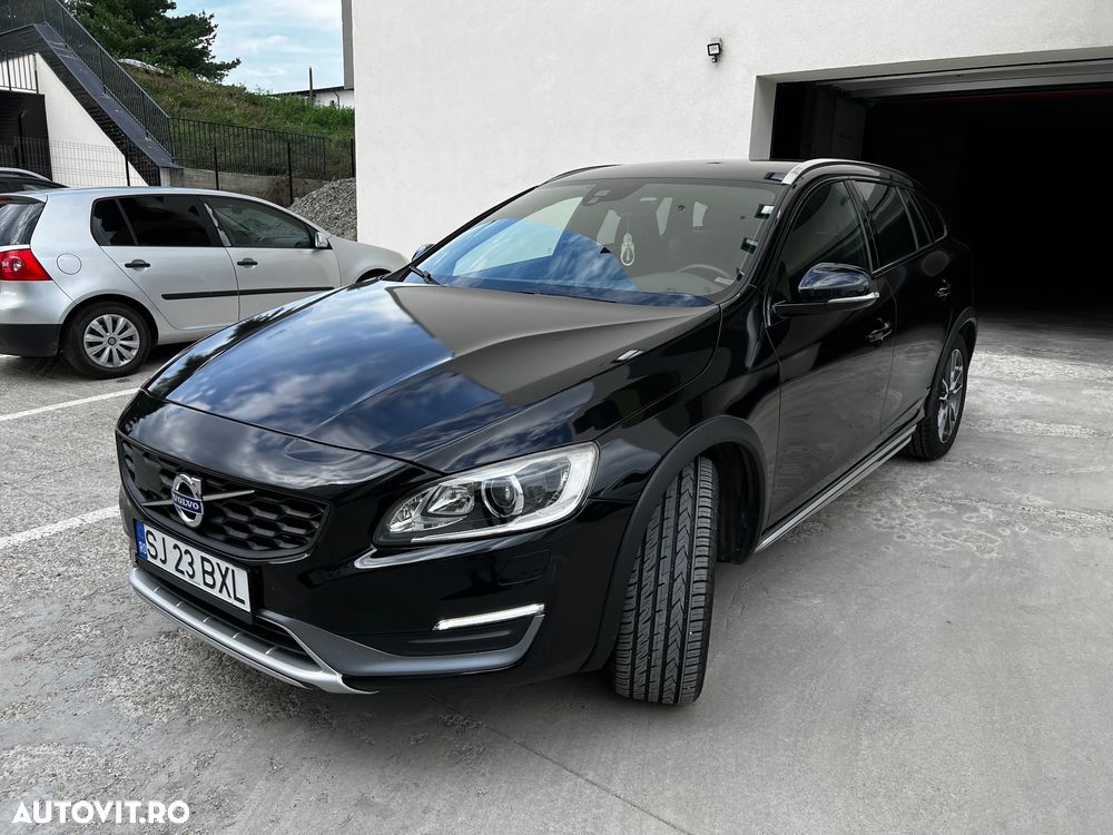 Volvo V60 Cross Country D3 Geartronic Summum - 1