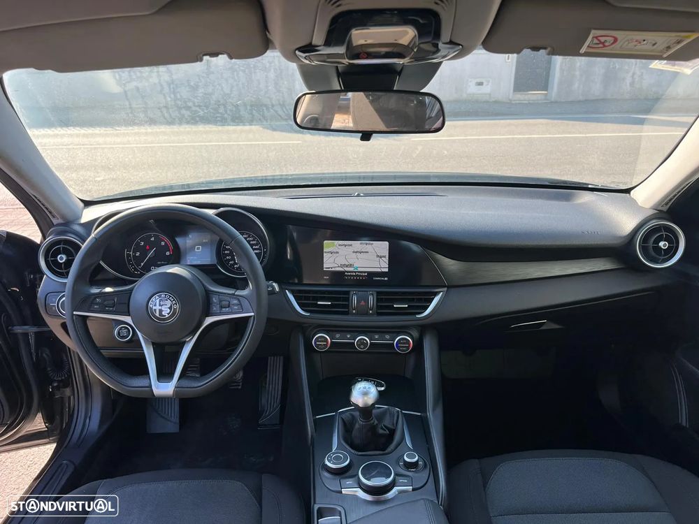 Alfa Romeo Giulia 2.2 D - 13