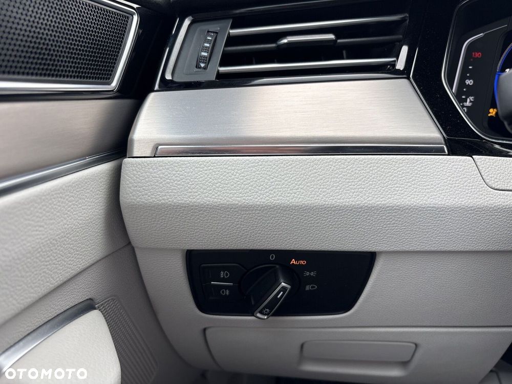 Volkswagen Passat 2.0 TDI Elegance DSG - 12
