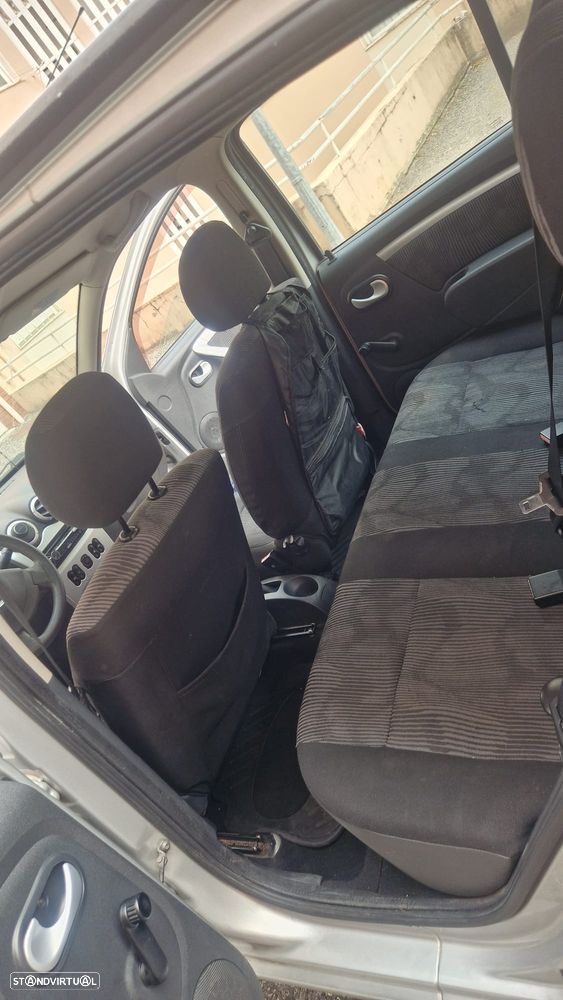 Dacia Sandero 1.5 dCi Confort - 10