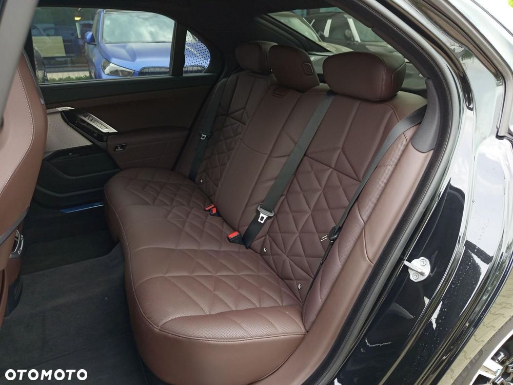 BMW Seria 7 - 22