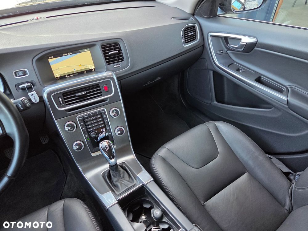 Volvo V60 D3 Geartronic Business Edition - 20