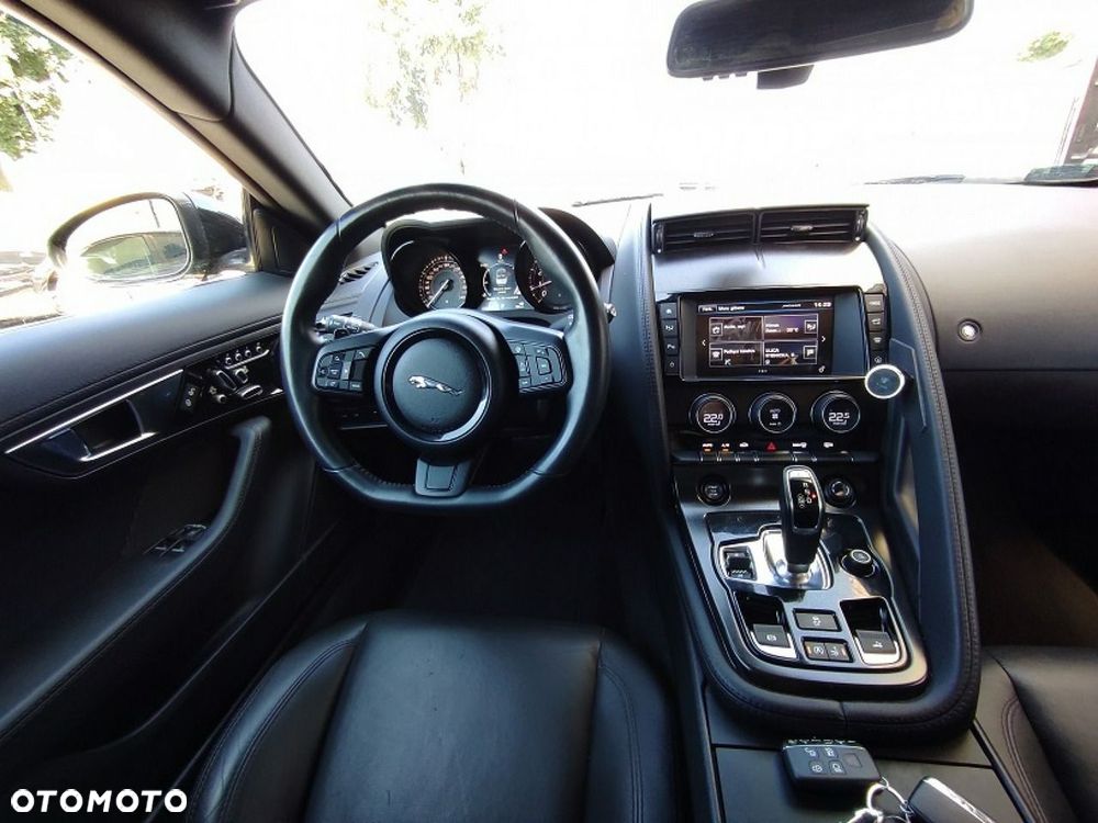 Jaguar F-Type - 22
