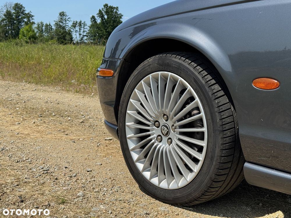 Jaguar S-Type 4.2 V8 Executive - 14