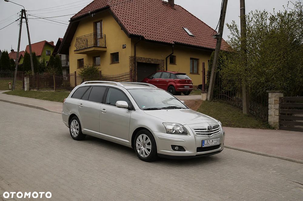 Toyota Avensis 1.8 VVT-i Sol Premium - 8