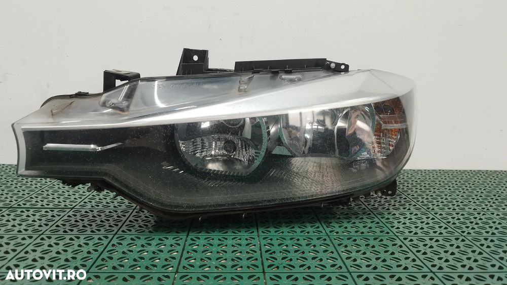 Far dreapta BMW F30/31 H7 (volan dreapta )7259540