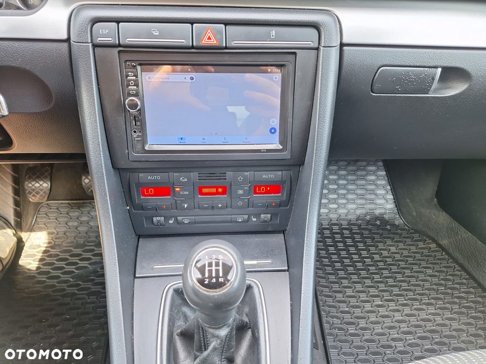 Audi A4 Limousine - 11